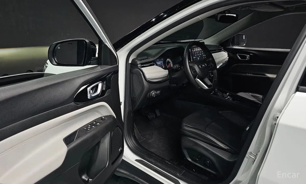 Фото 11 - Jeep Compass