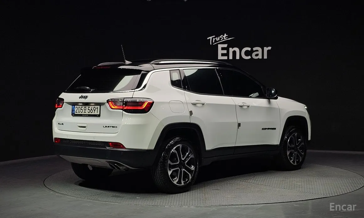 Фото 2 - Jeep Compass