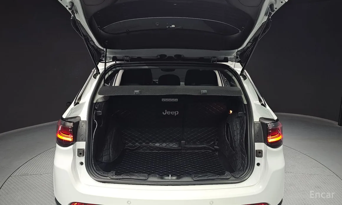 Фото 20 - Jeep Compass