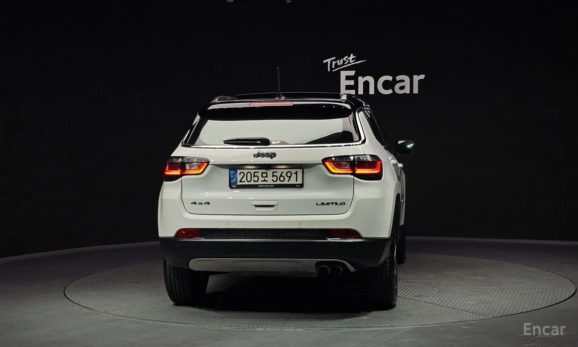 Фото 4 - Jeep Compass