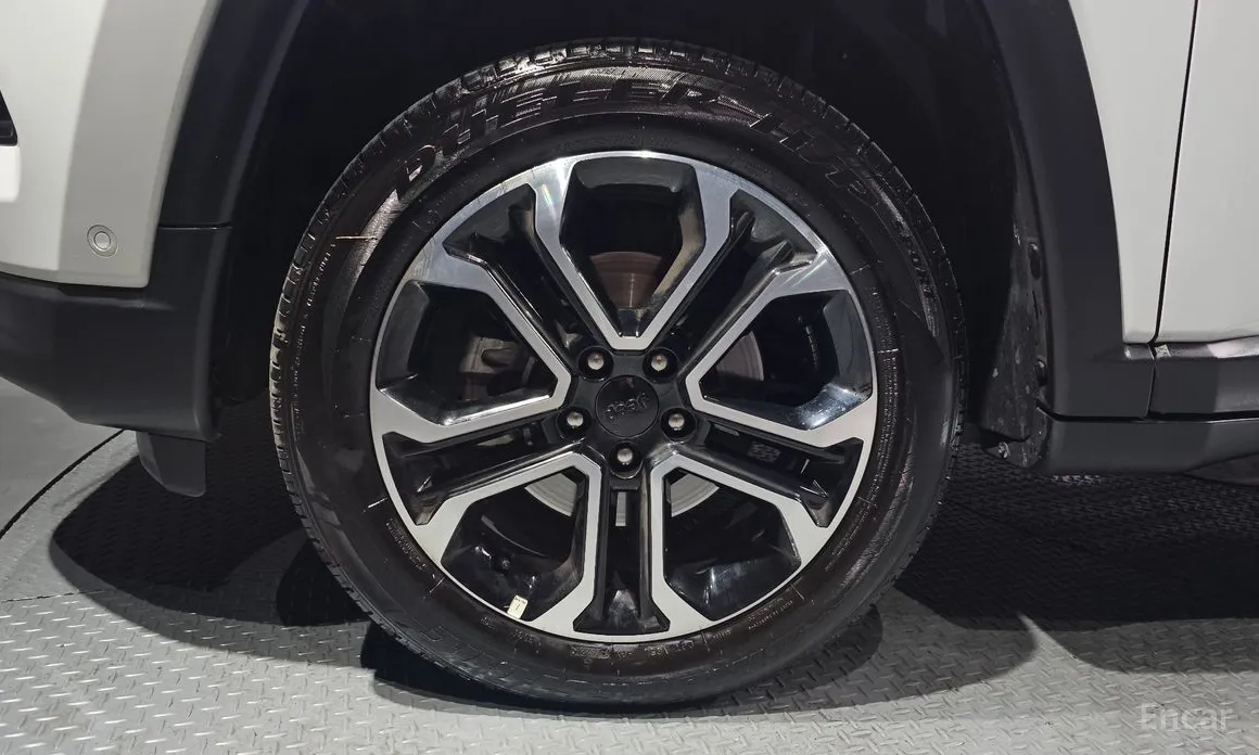 Фото 5 - Jeep Compass