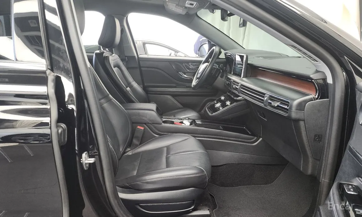 Фото 11 - Lincoln Corsair