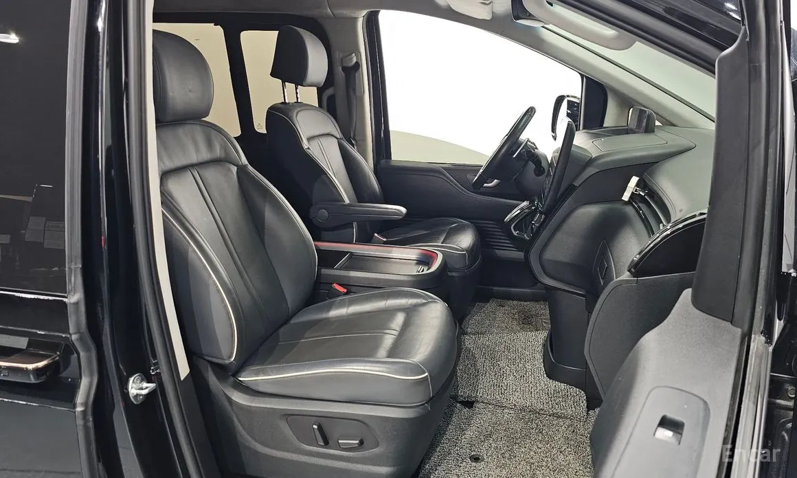 Фото 12 - Hyundai Staria