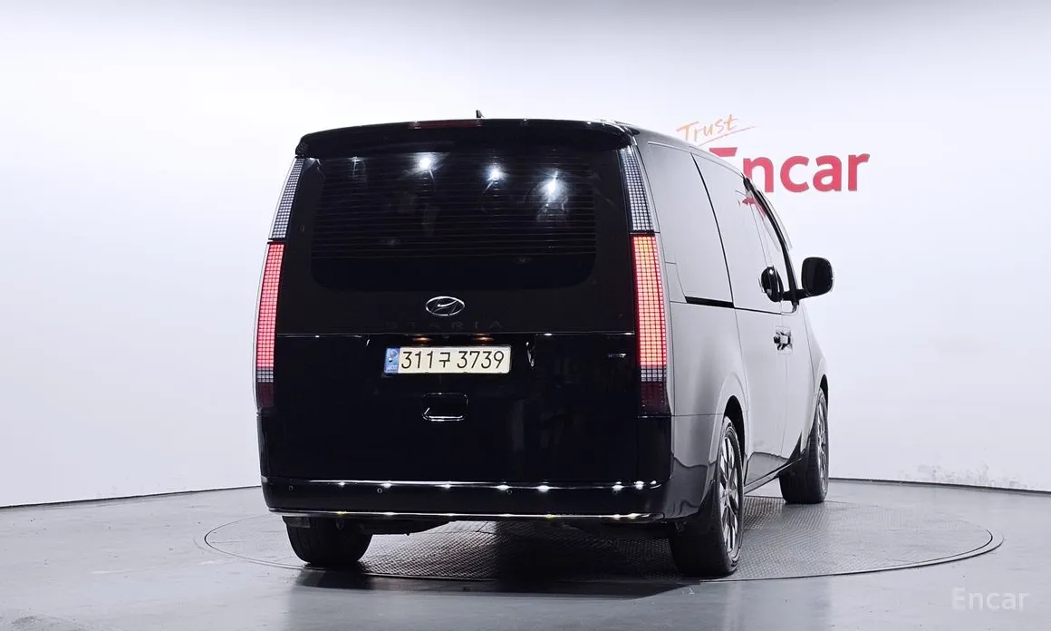 Фото 4 - Hyundai Staria