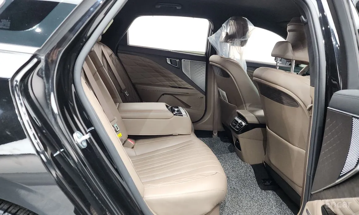 Фото 12 - Kia K8