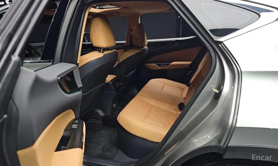 Фото 12 - Lexus NX