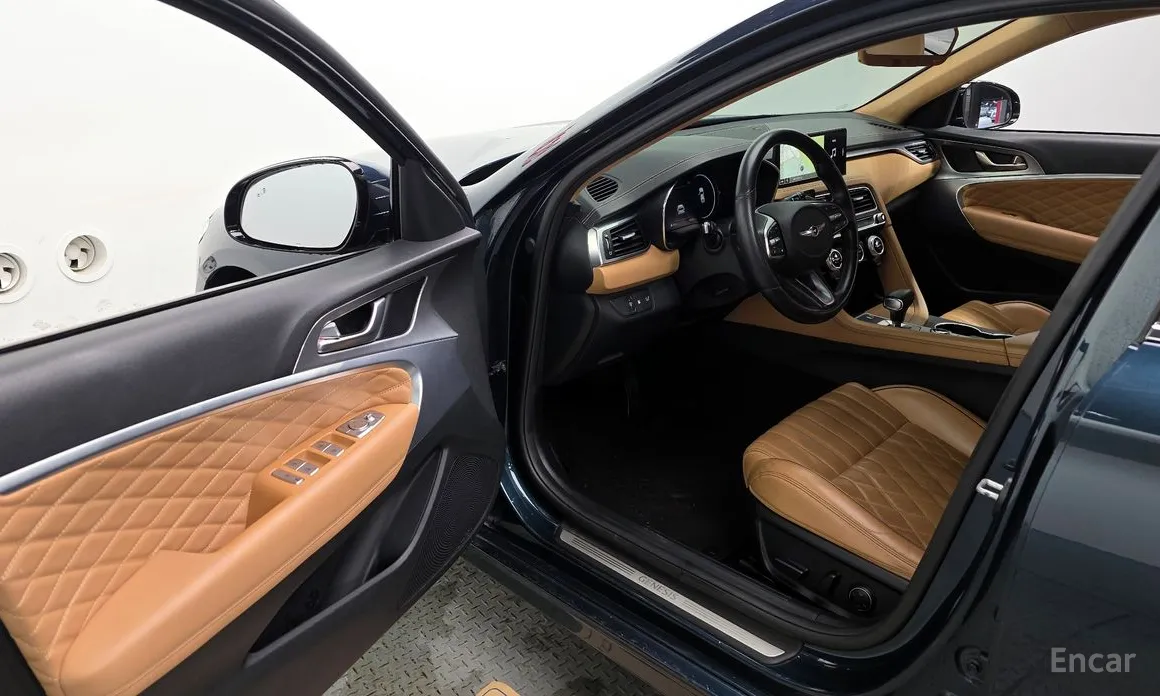 Фото 10 - Genesis G70