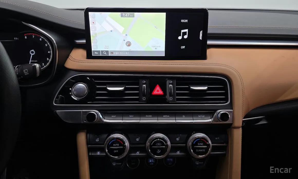 Фото 14 - Genesis G70