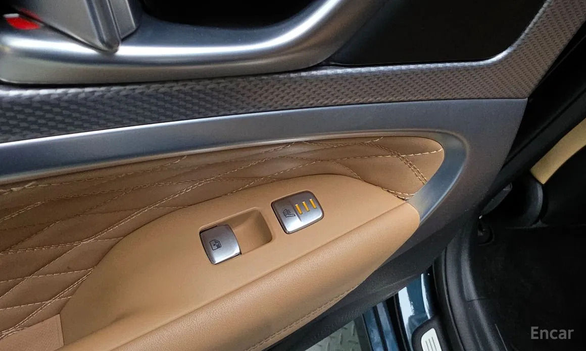 Фото 19 - Genesis G70