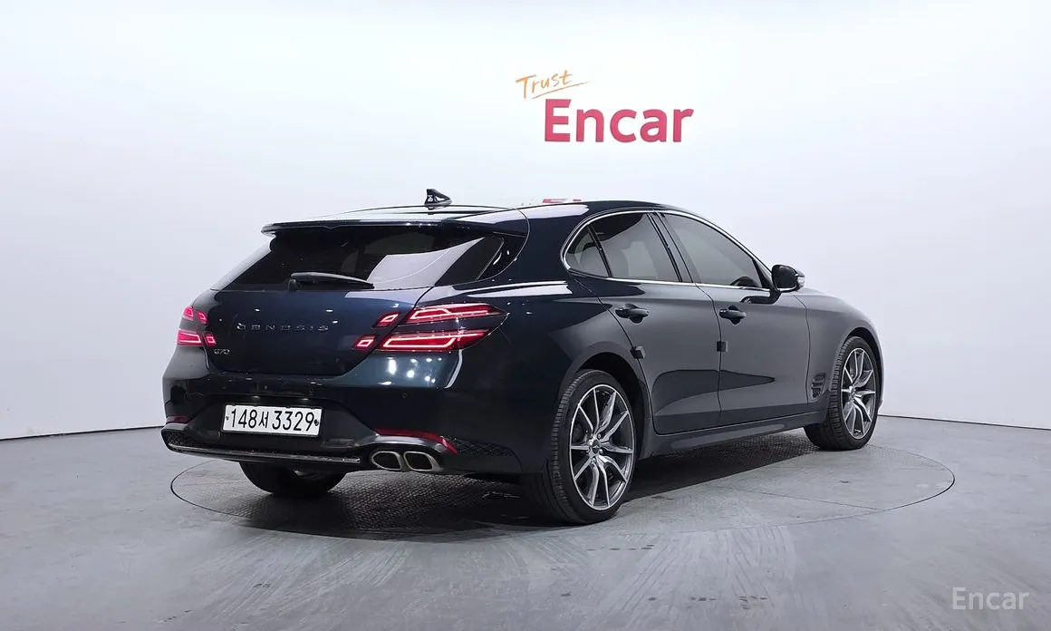 Фото 2 - Genesis G70