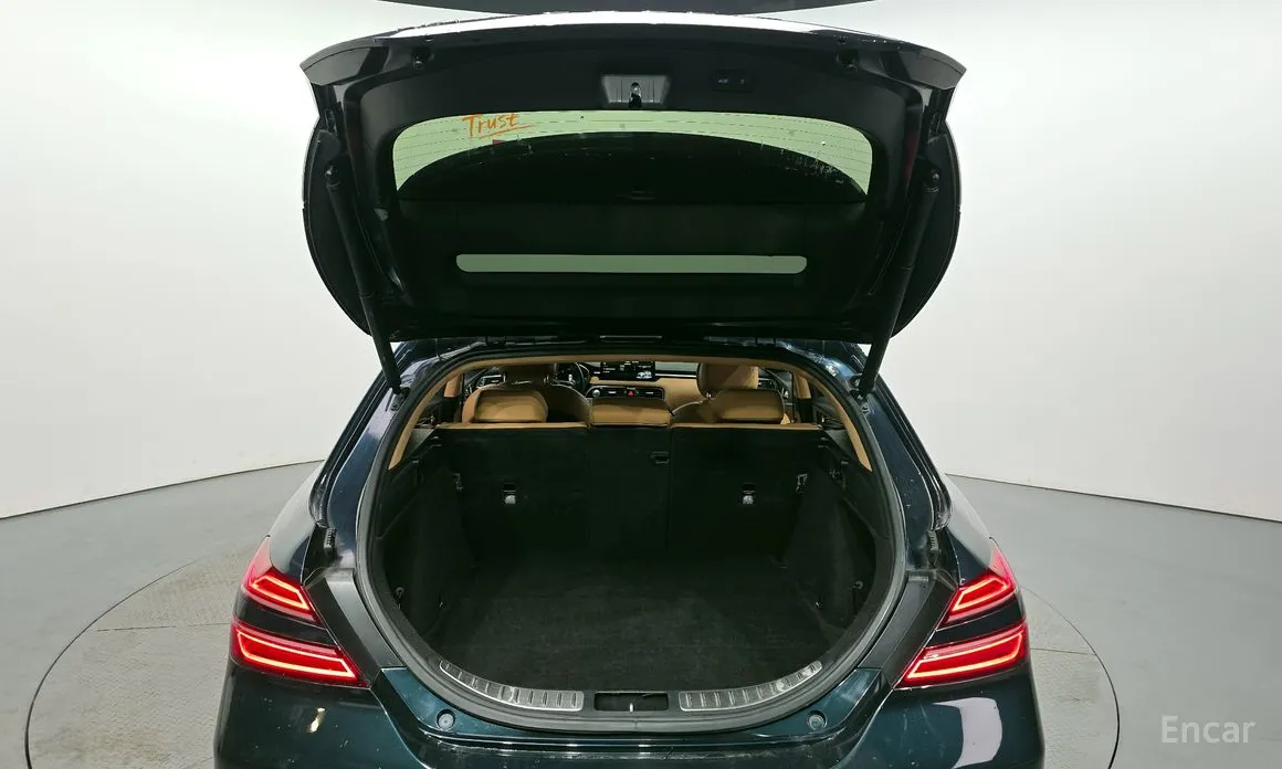 Фото 20 - Genesis G70