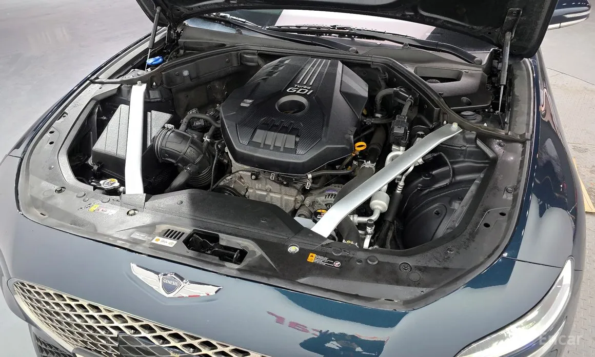 Фото 6 - Genesis G70