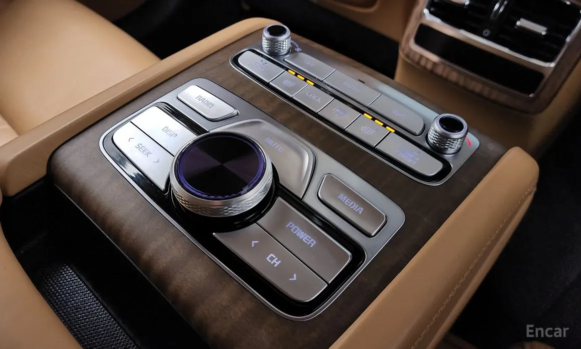 Фото 19 - Kia K9