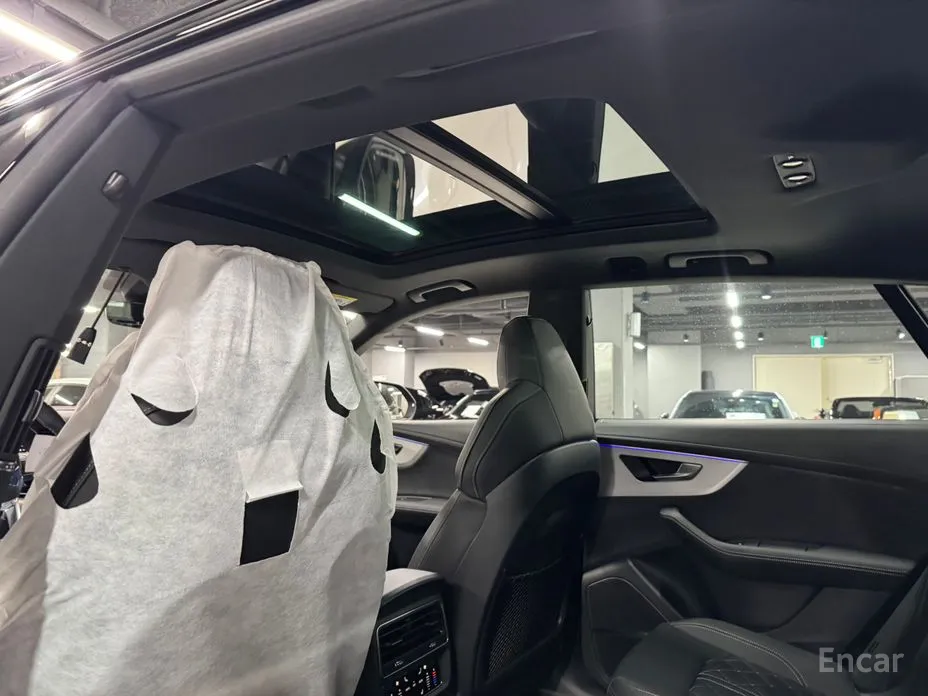 Фото 12 - Audi Q8