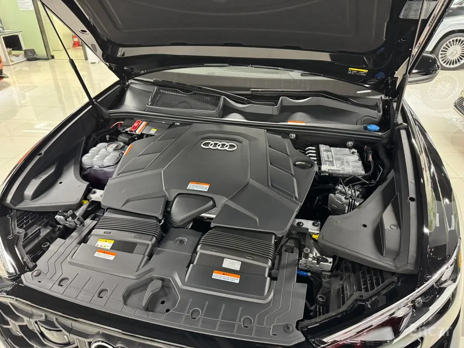 Фото 5 - Audi Q8