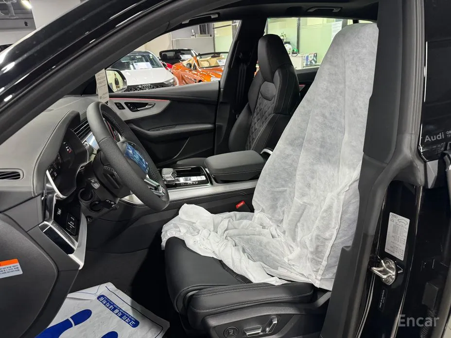 Фото 7 - Audi Q8