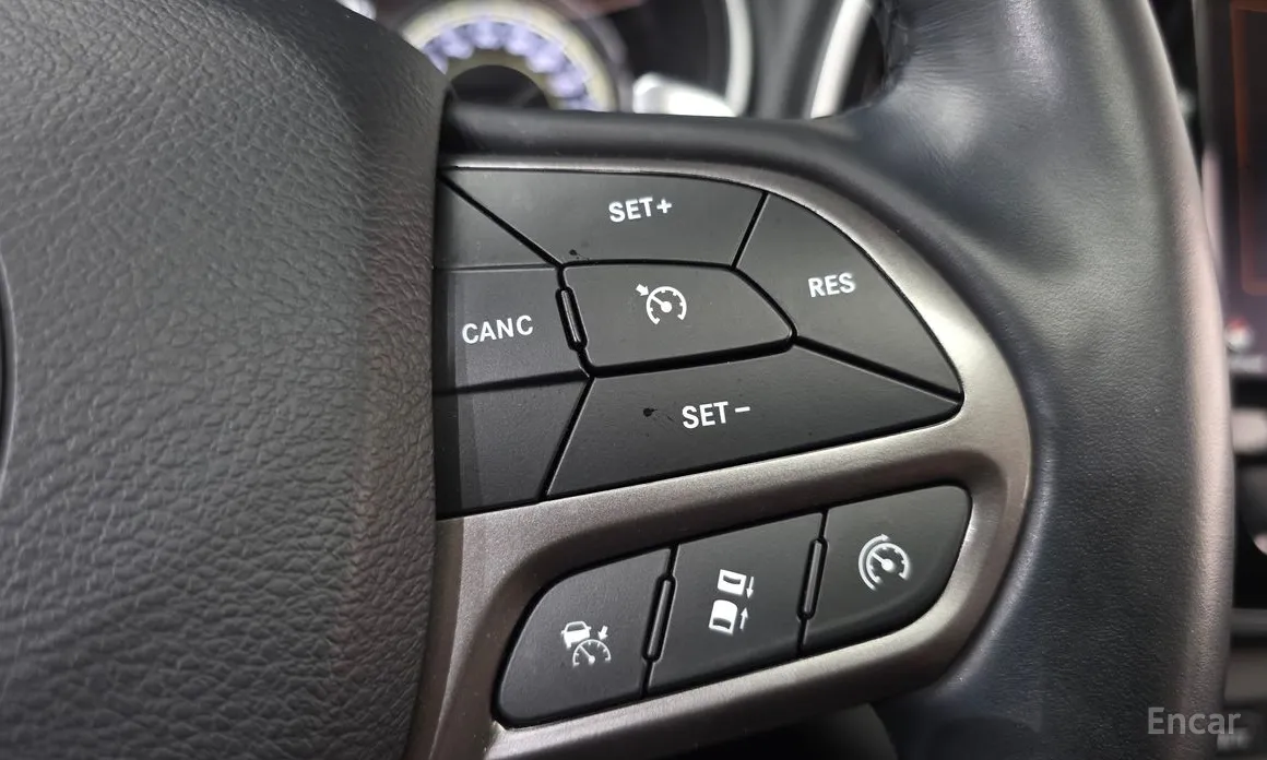 Фото 19 - Jeep Cherokee