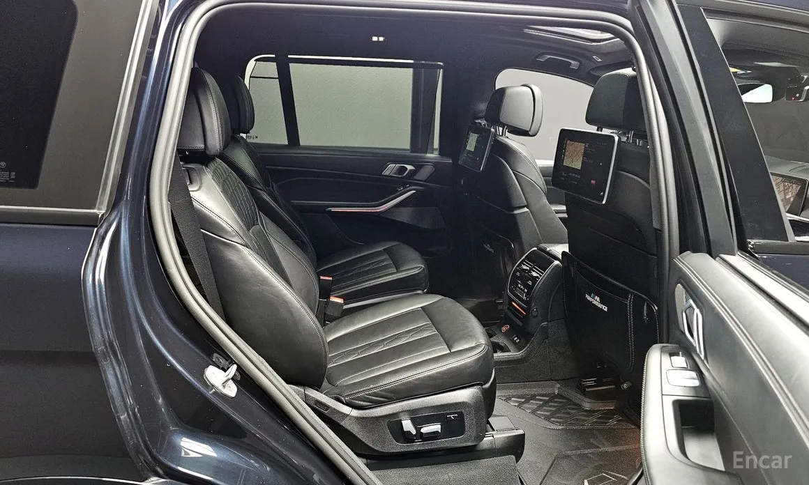 Фото 11 - BMW X7