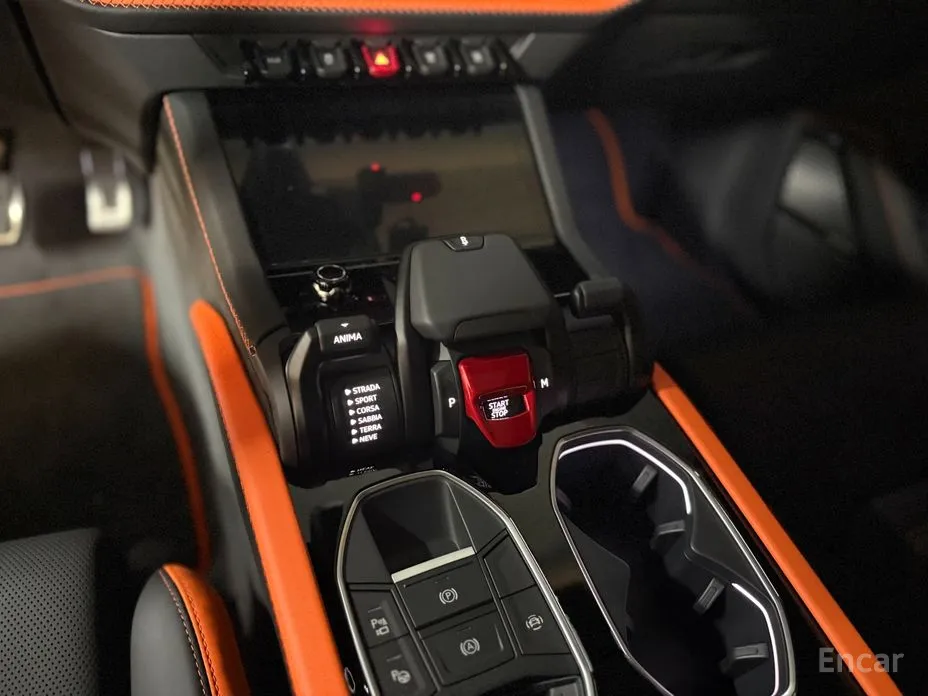 Фото 11 - Lamborghini Urus