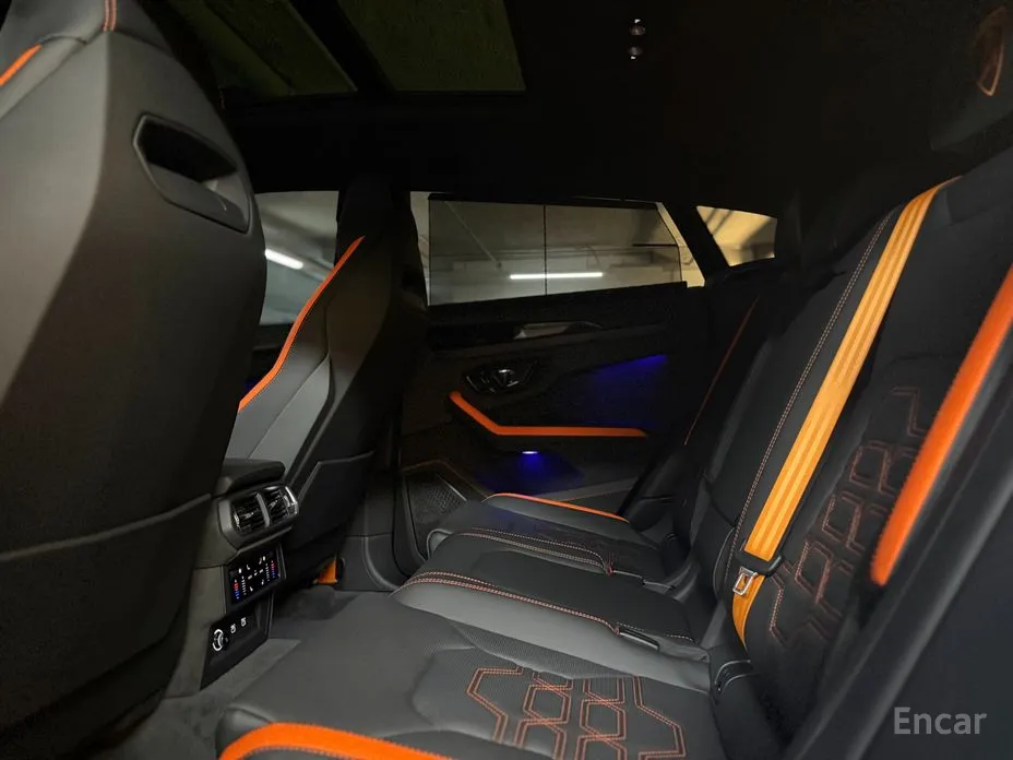 Фото 14 - Lamborghini Urus