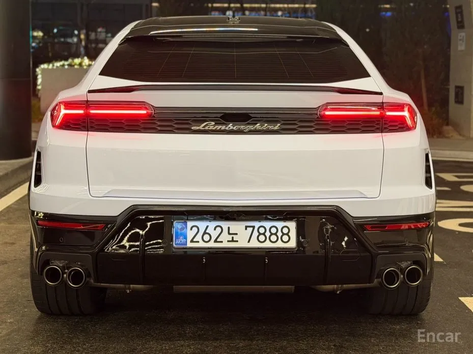 Фото 3 - Lamborghini Urus