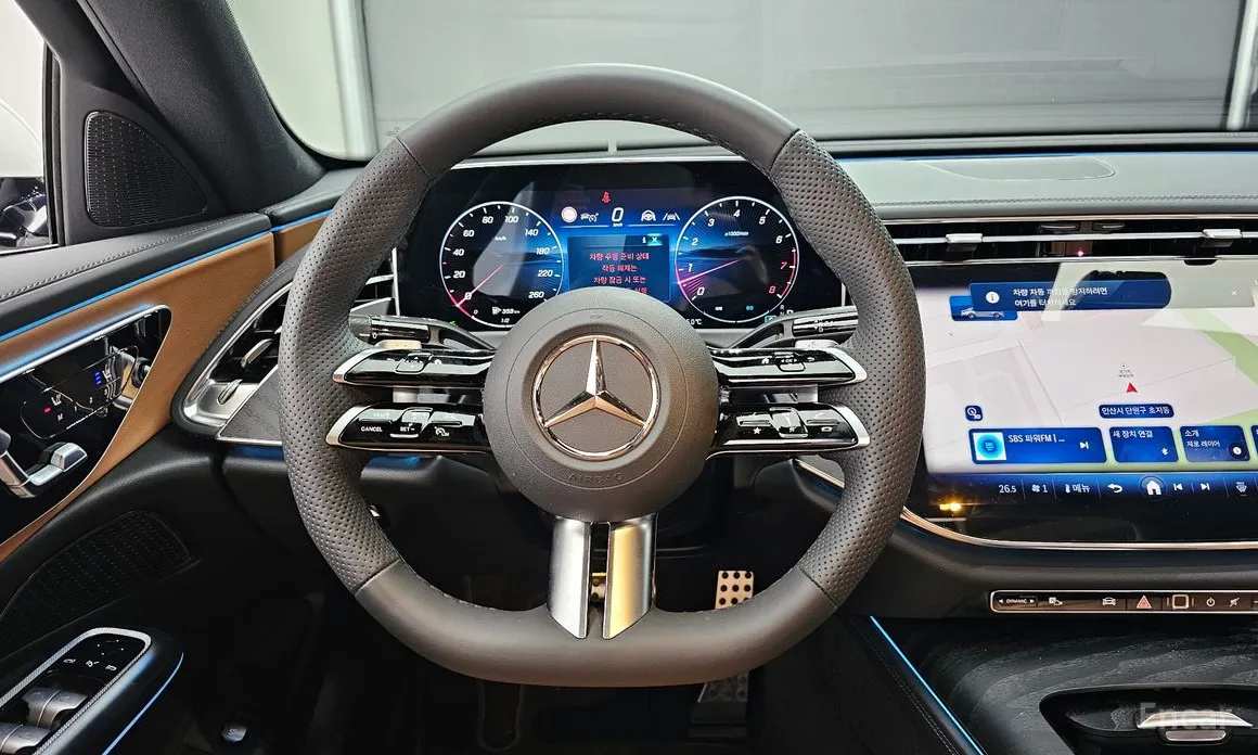 Фото 13 - Mercedes-Benz E-Class