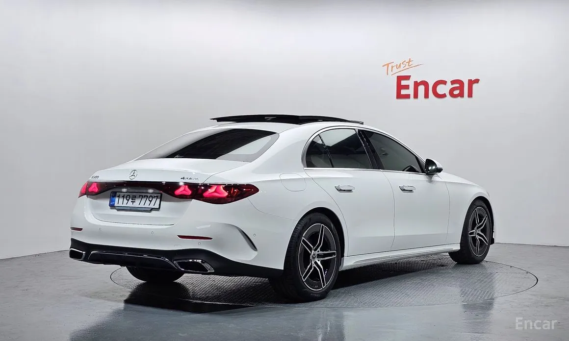 Фото 2 - Mercedes-Benz E-Class