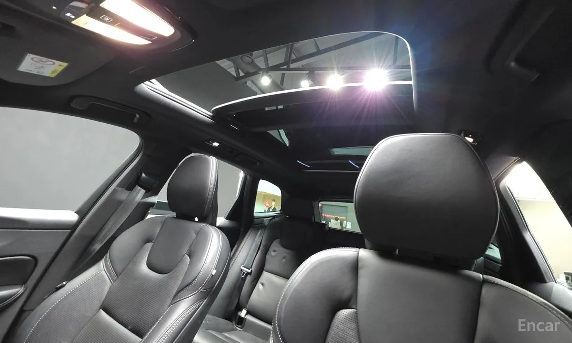 Фото 12 - Volvo XC60