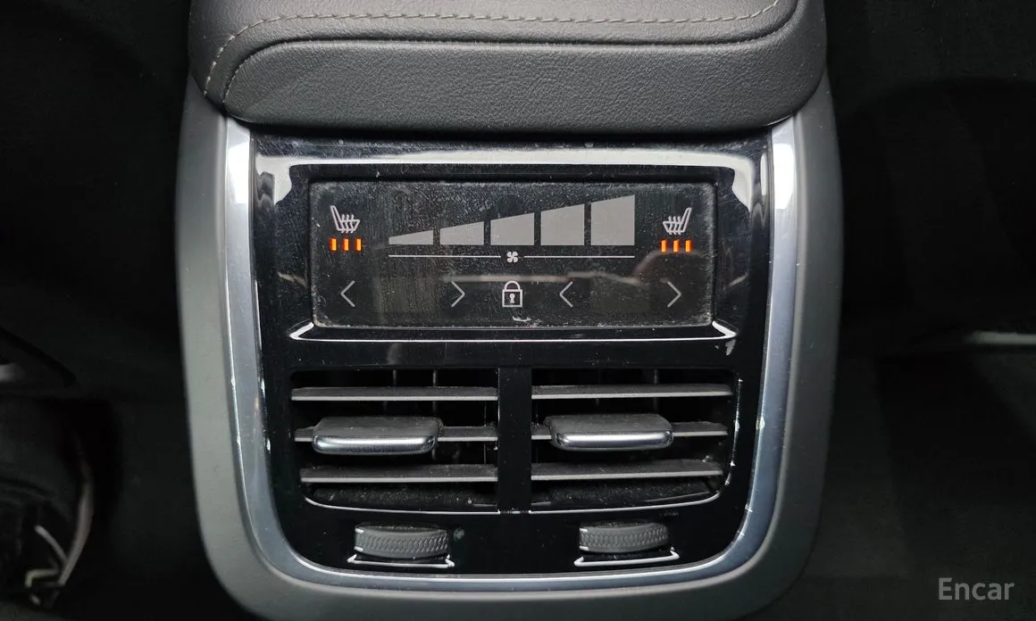 Фото 18 - Volvo XC60