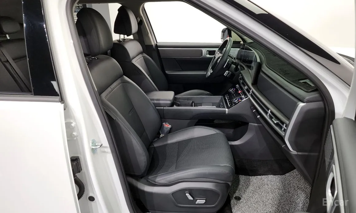 Фото 11 - Hyundai Santa Fe