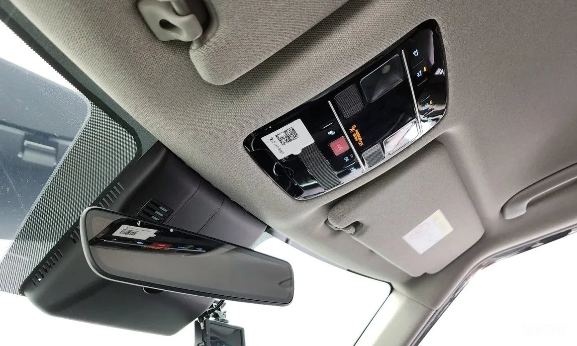 Фото 19 - Hyundai Santa Fe