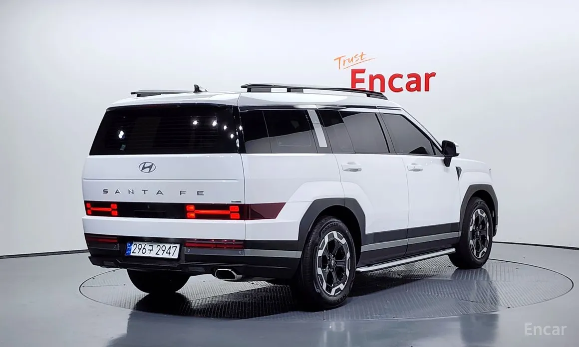 Фото 2 - Hyundai Santa Fe