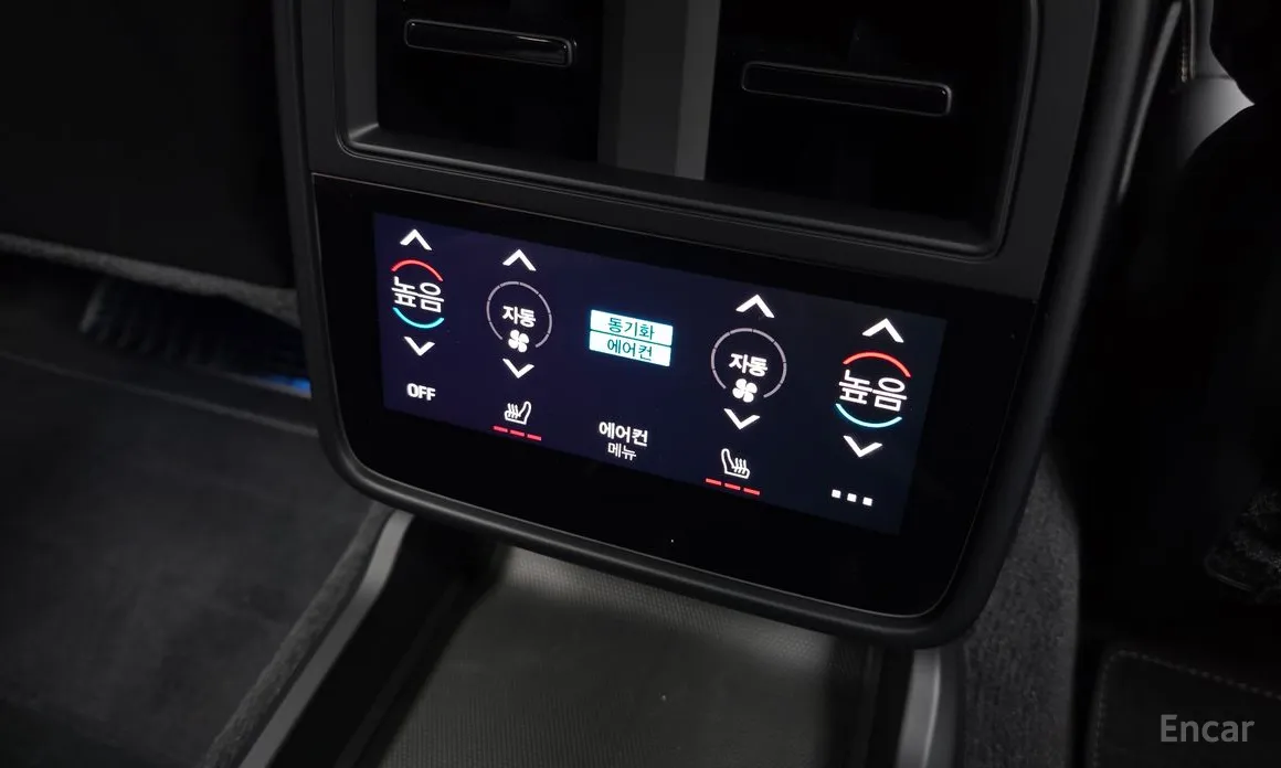 Фото 18 - Porsche Taycan