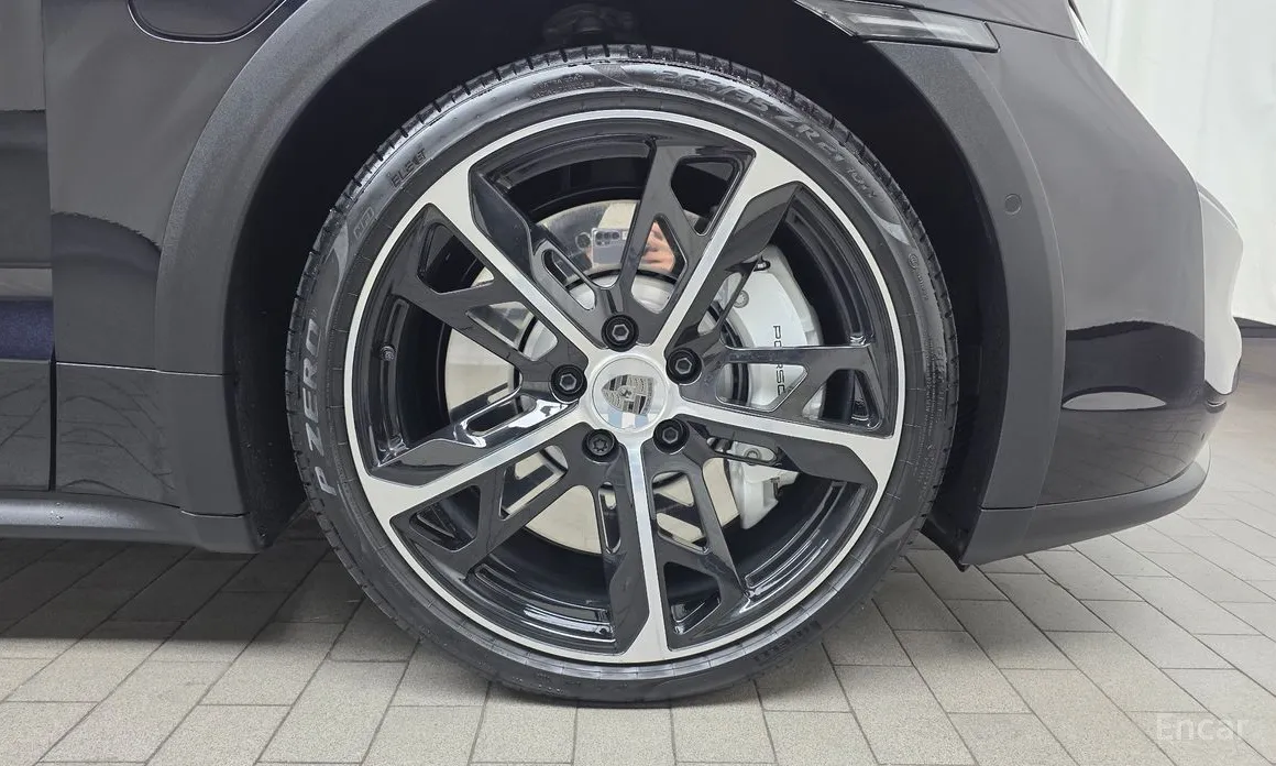 Фото 5 - Porsche Taycan