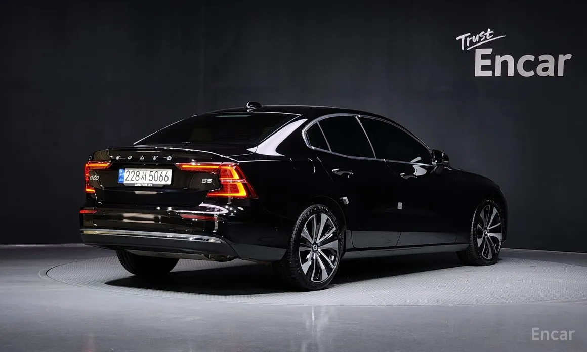 Фото 2 - Volvo S60