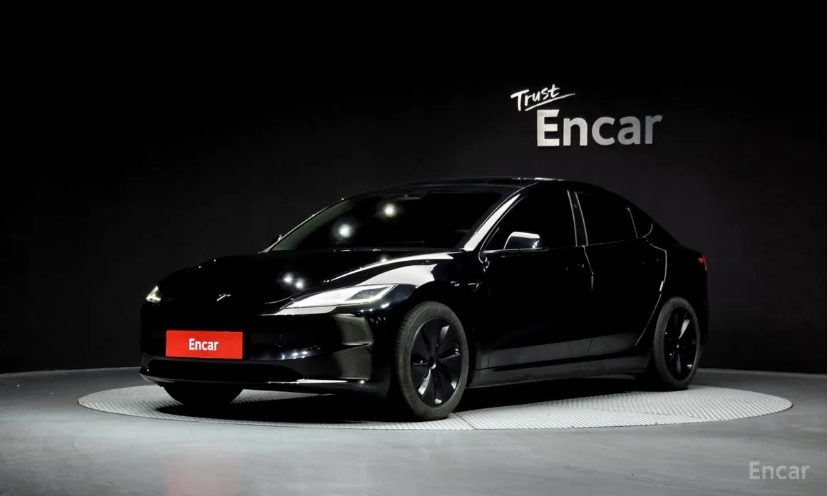 Фото 1 - Tesla Model 3