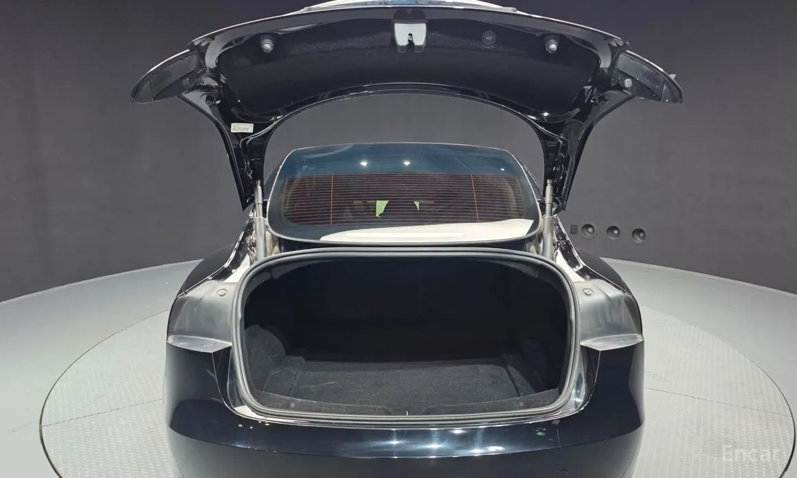 Фото 20 - Tesla Model 3