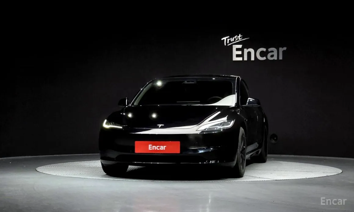 Фото 3 - Tesla Model 3