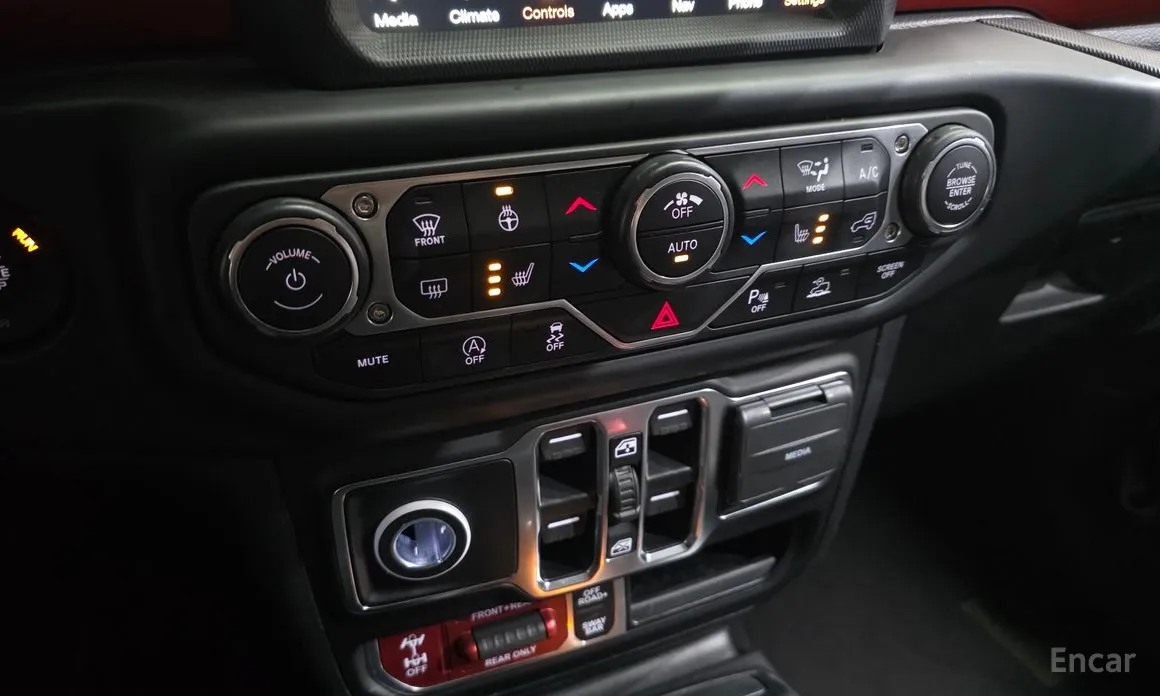 Фото 18 - Jeep Wrangler