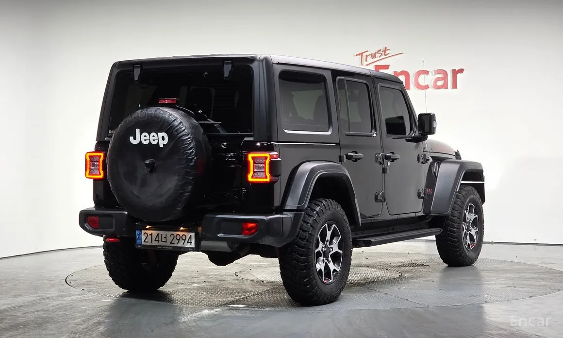 Фото 2 - Jeep Wrangler