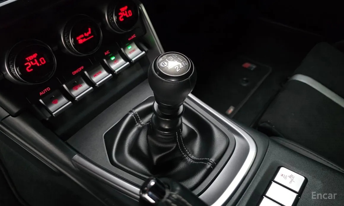 Фото 9 - Toyota 86