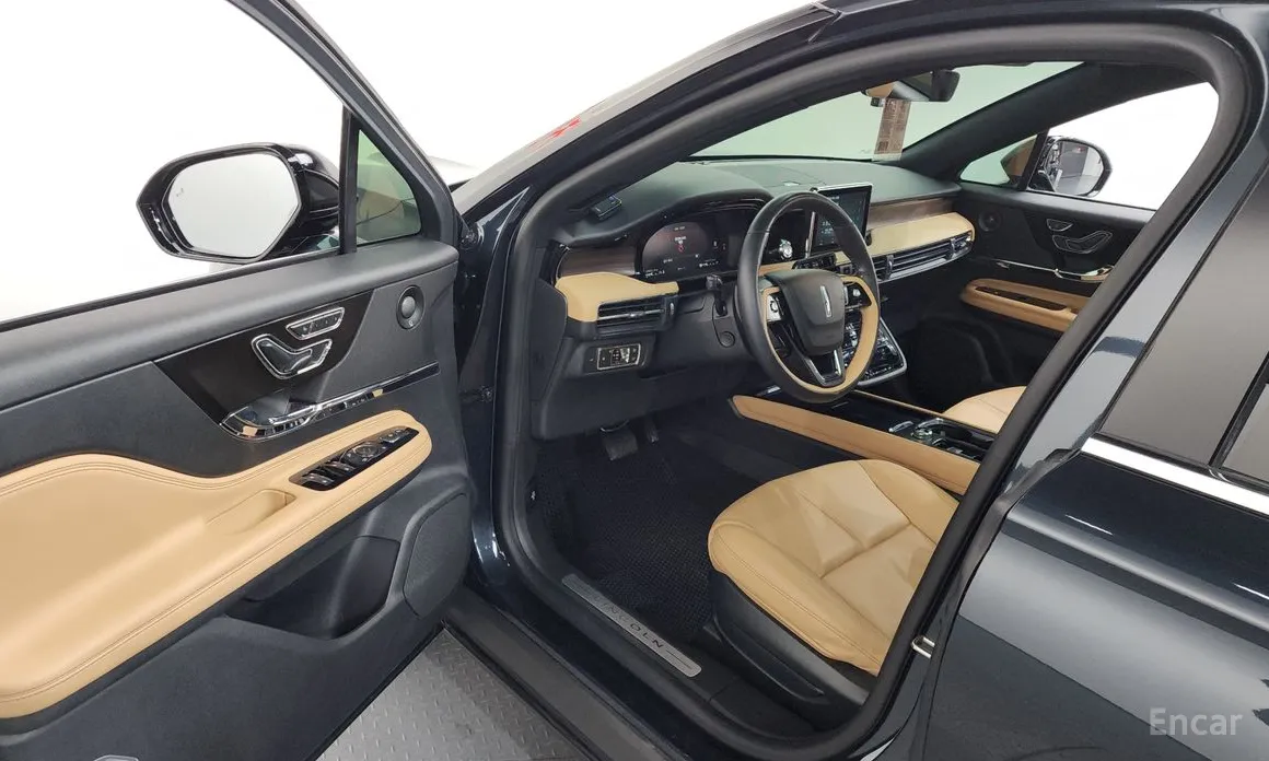 Фото 10 - Lincoln Corsair