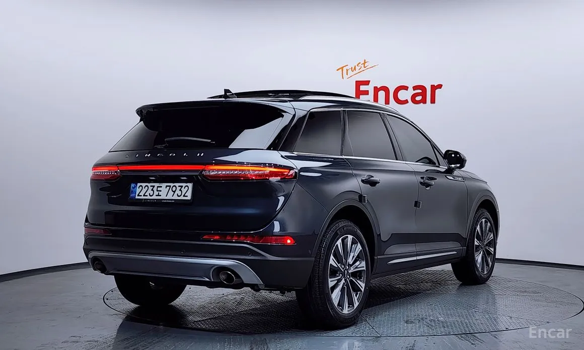 Фото 2 - Lincoln Corsair