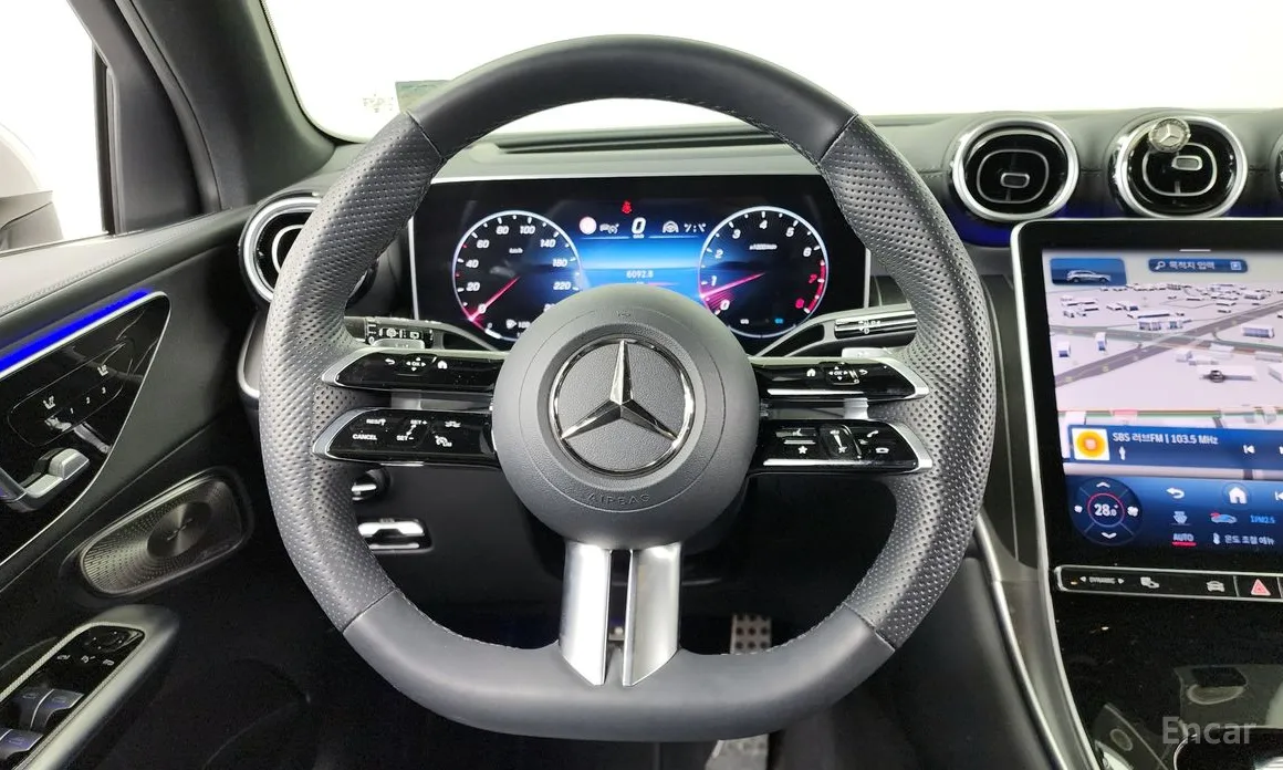 Photo 13 - Mercedes-Benz GLC-Class