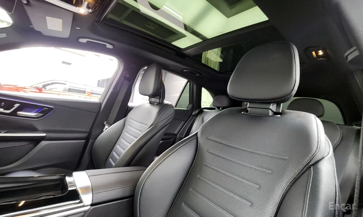 Photo 19 - Mercedes-Benz GLC-Class