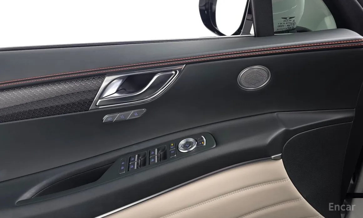 Фото 18 - Genesis GV80