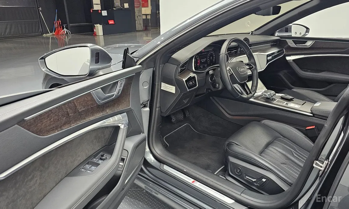 Фото 11 - Audi A7