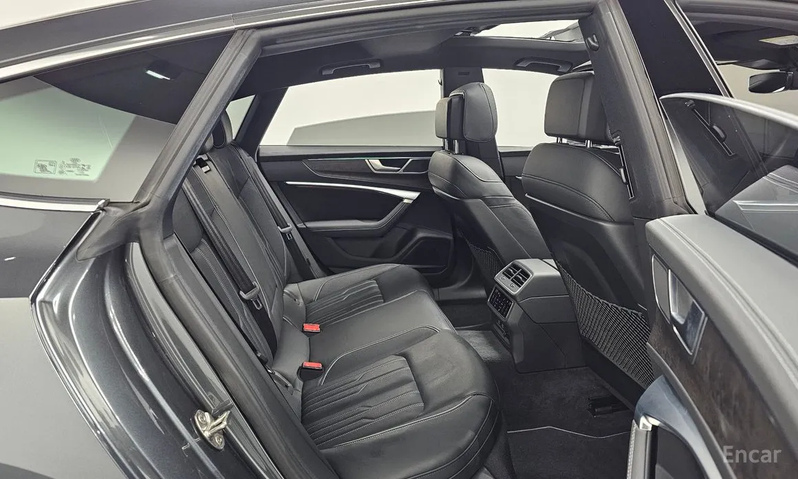 Фото 12 - Audi A7