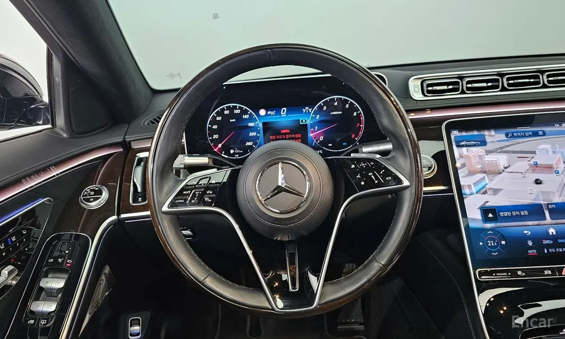 Фото 13 - Mercedes-Benz S-Class