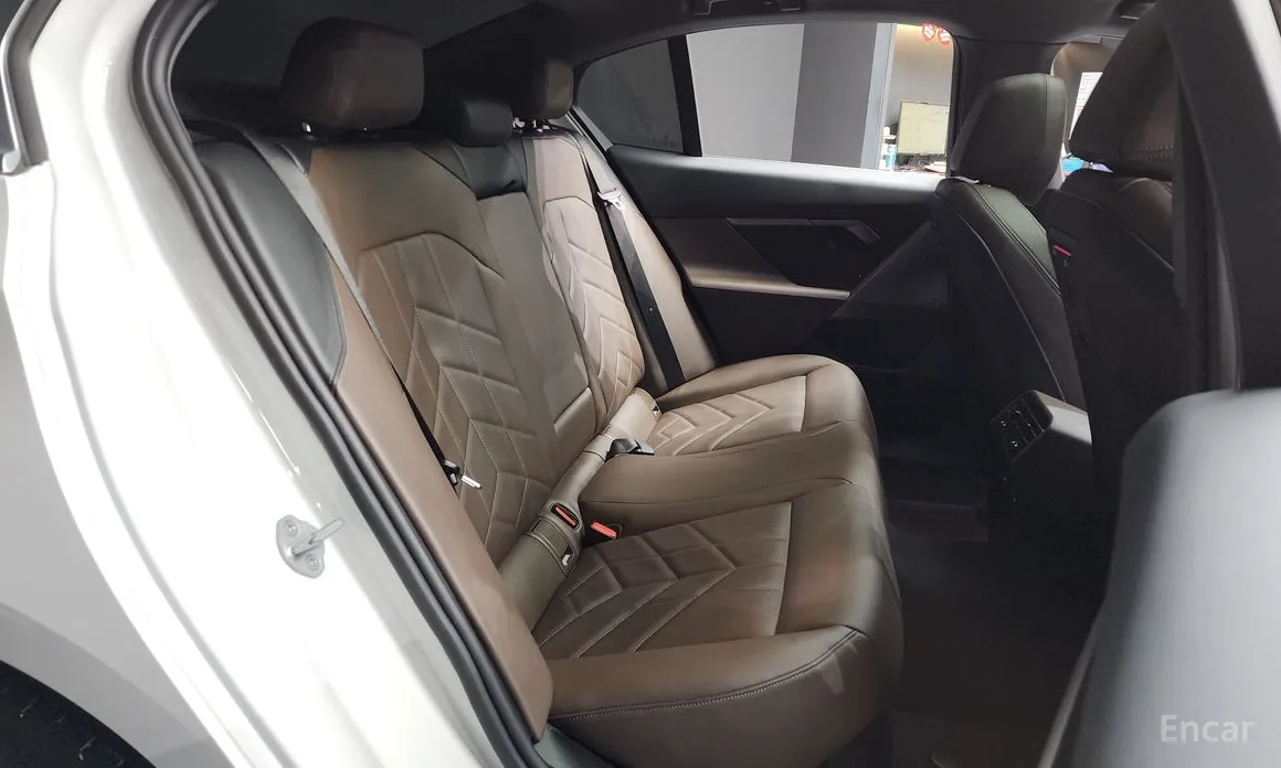 Фото 12 - BMW 5 Series